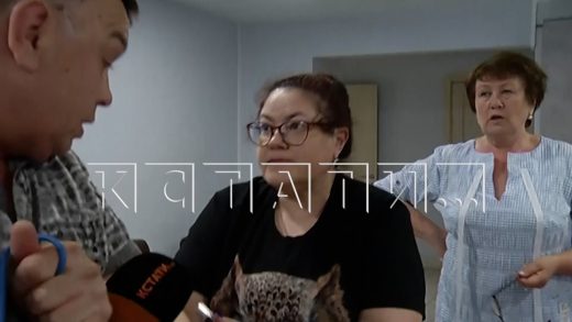 Представитель застройщика высотки,от строительства которой разрушаются дома, нападает на журналистов