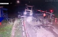 Пьянство дежурнного по переезду жд стало причиной катастрофы поезд протаранил тягач с погрузчиком Пьянство дежурнного по переезду жд стало причиной катастрофы поезд протаранил тягач с погрузчиком