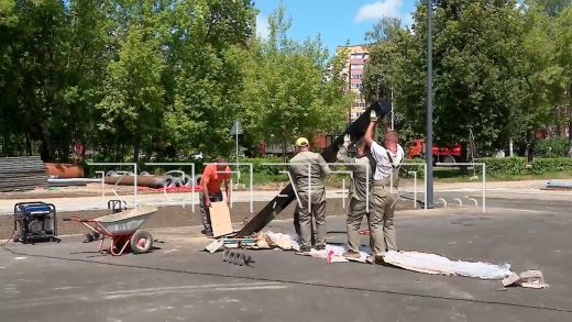 В Ленинском районе идёт благоустройство сквера на улице Космонавта Комарова