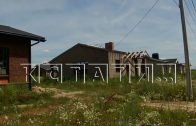 Жители коттеджного посёлка переехали в недостроенные дома и доделывают ремонт вместо застройщика Жители коттеджного посёлка переехали в недостроенные дома и доделывают ремонт вместо застройщика