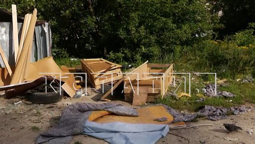 Ящики из‑под гробов обнаружили на мусорной площадке среди жилого сектора в Дзержинске