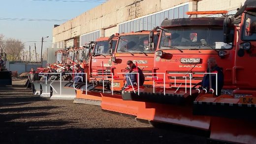 Нижегородские коммунальщики продолжают готовить дорожную технику к зиме