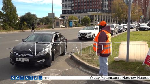 Тысяча сотрудников городской администрации дежурит на заправках в качестве волонтёров
